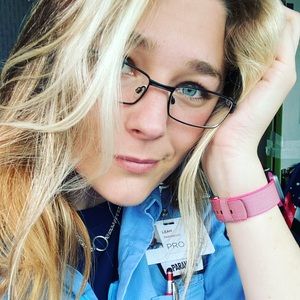 Meet your Posher, Leah